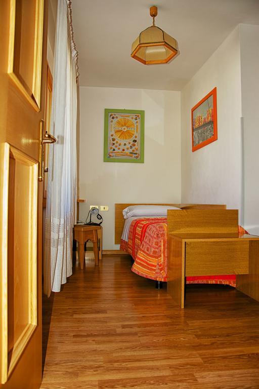 Albergo Ristorante Iris Auronzo di Cadore Rom bilde